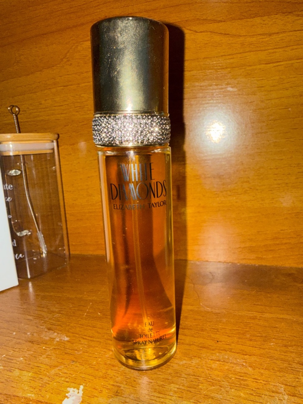 White Diamonds Eau de Toilette by Elizabeth Taylor - Amber & Gold Bottle